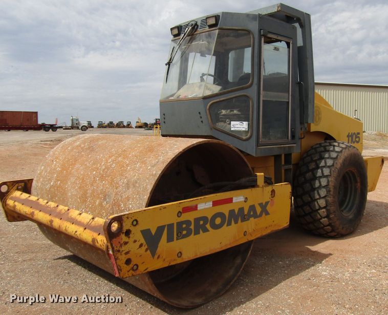 2005 Vibromax 1105 single drum vibratory roller - DG0207