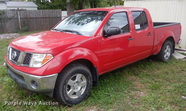 2007 Nissan Frontier SE Crew Cab pickup truck - DH6230