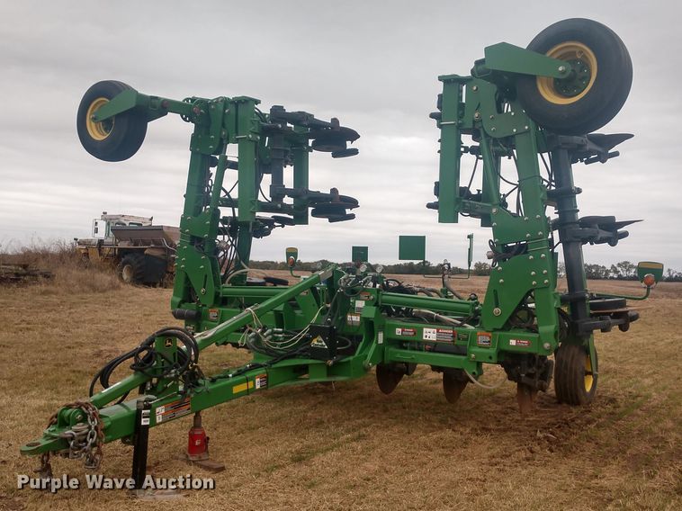 2011 John Deere 2510H high speed anhydrous ammonia applicator - EQ9324