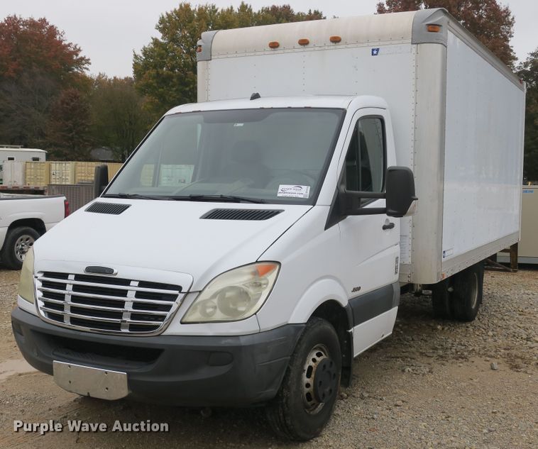 2007 Freightliner Sprinter 3500 box truck - DB10126