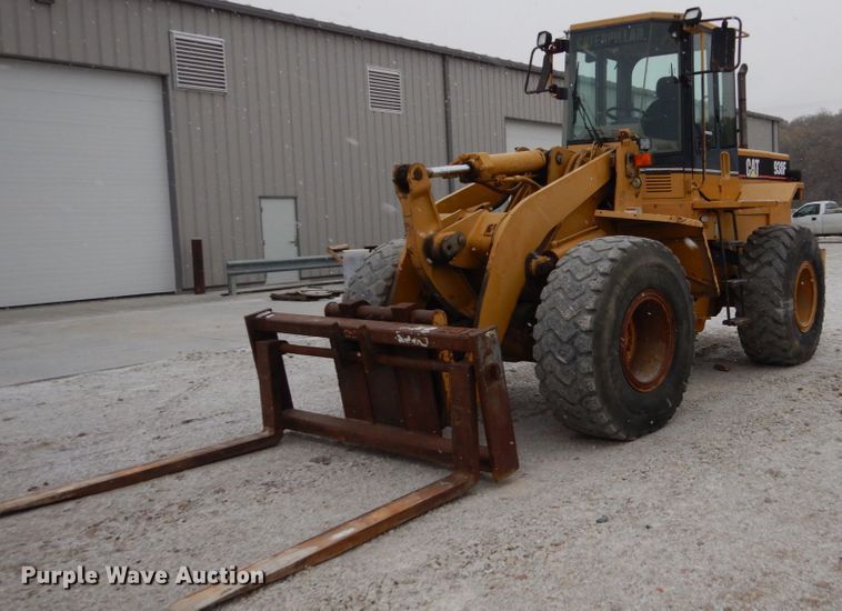 1996 Caterpillar 938F wheel loader - EC9082