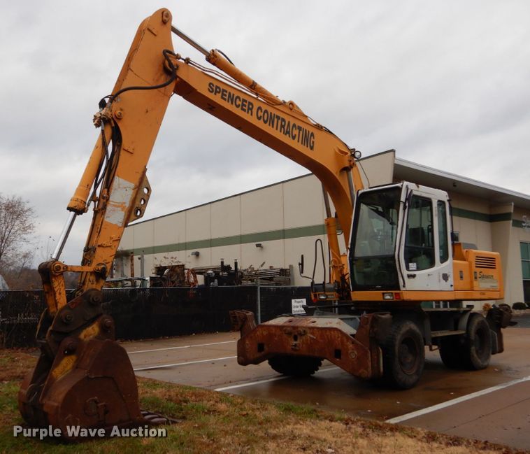 Liebherr A904 rubber tire excavator - DH5018