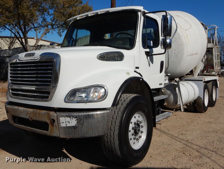2009 Freightliner Business Class M2 Santiago ready mix truck - DI1785