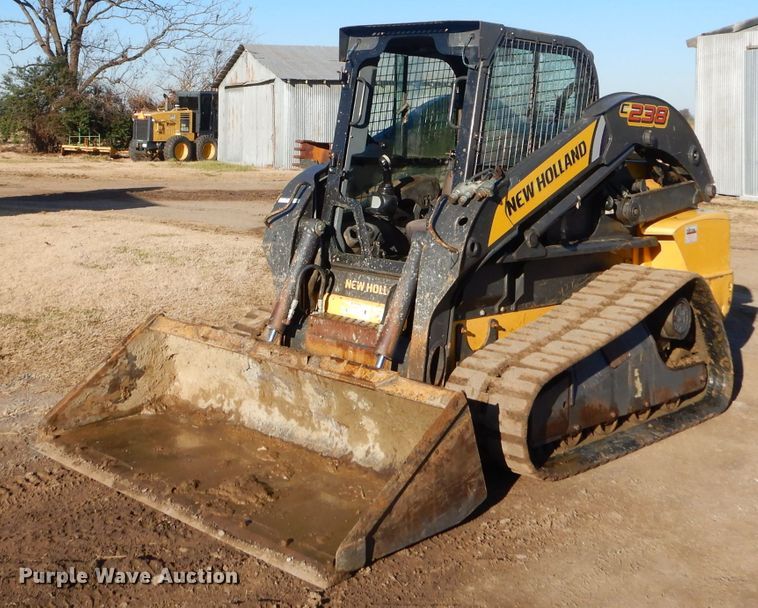 2011 New Holland C238 skid steer - FA9947