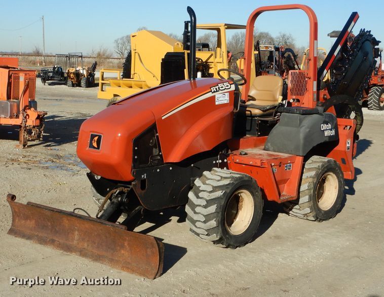 2004 Ditch Witch RT55 trencher - DH6937