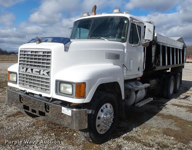 1996 Mack CH600 dump truck - DH7831