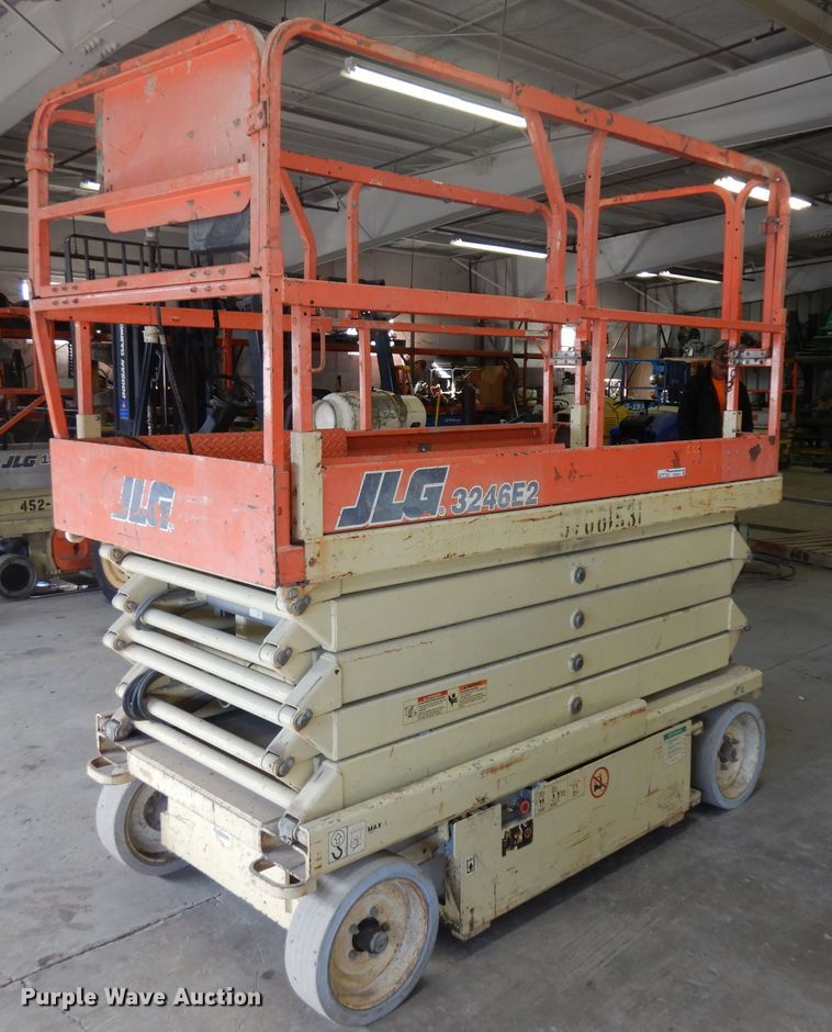 JLG 3246E2 scissor lift - ER9818