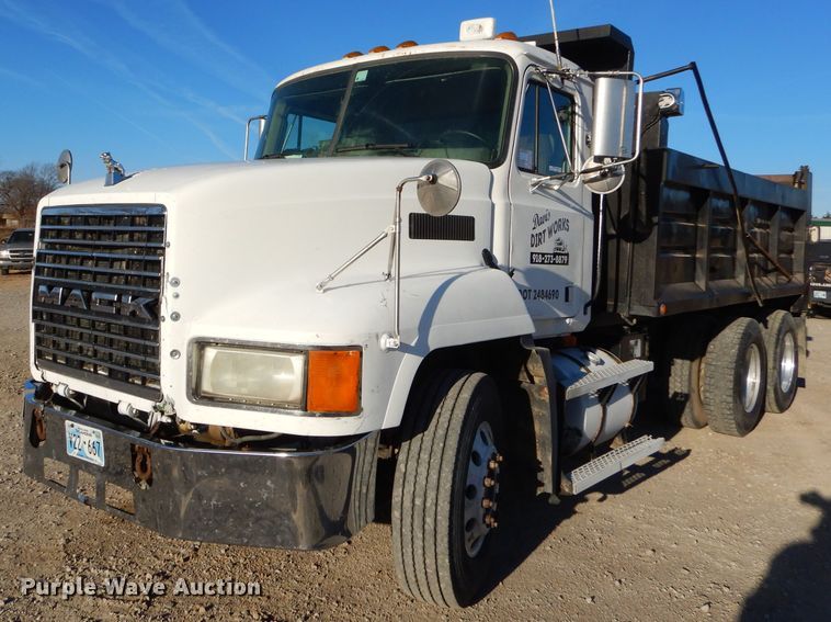 2003 Mack CH600 dump truck - GB9621