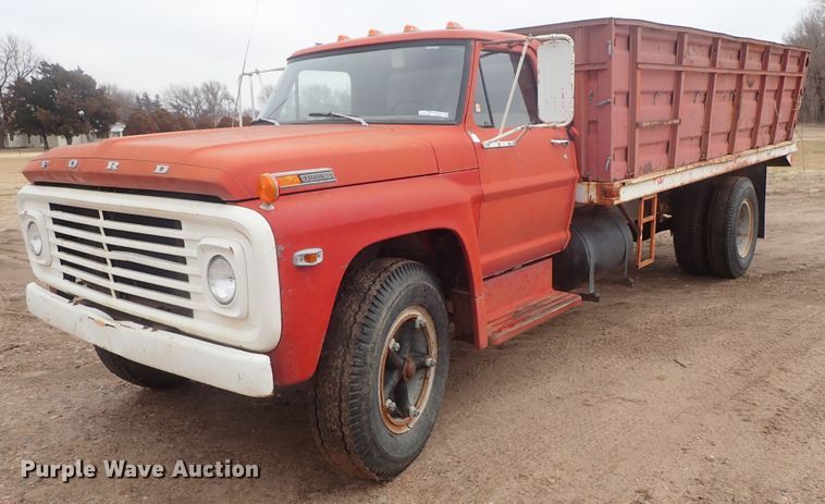 1972 Ford 600 dump flatbed truck - GF9546