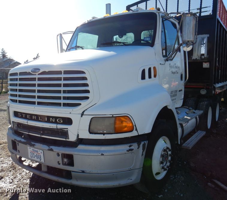 2006 Sterling L-Line semi truck - DI0000