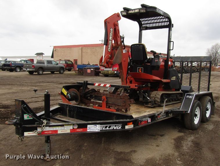 2013 Ditch Witch XT855 excavator tool carrier - DH8340