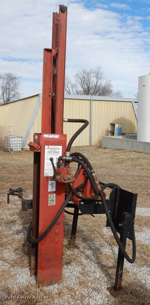 Shaver HD10 skid steer post driver - DI9231