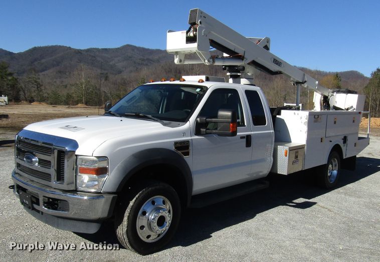 2009 Ford F550 Super Duty XLT bucket truck - GH9001