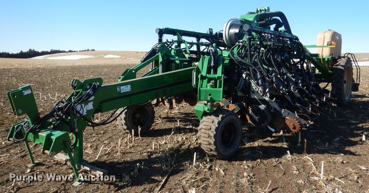 Great Plains YP1225A-24TR twin row planter - DG5911