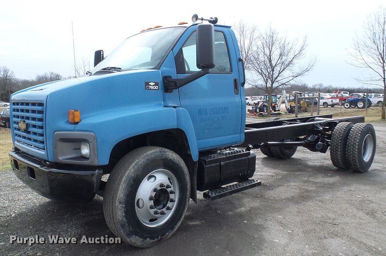 2006 Chevrolet C7500 truck cab and chassis - DD1793