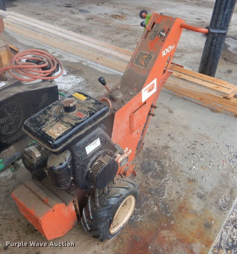 Ditch Witch 100SX vibratory cable plow - GD9071