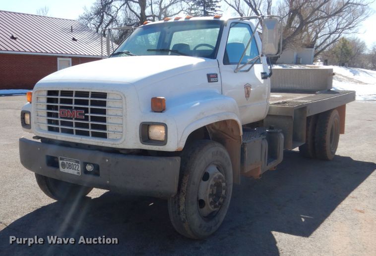 2002 GMC C6500 flatbed truck - GW9480