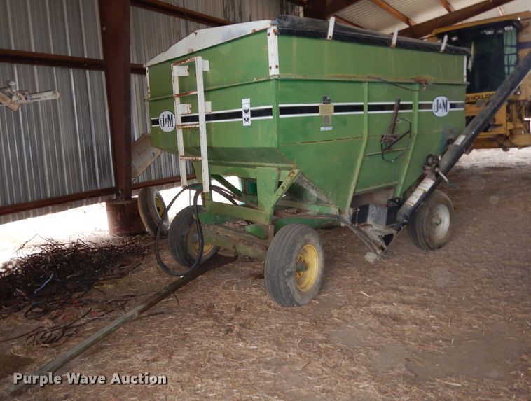 J&M 250-7 gravity wagon - FU9755