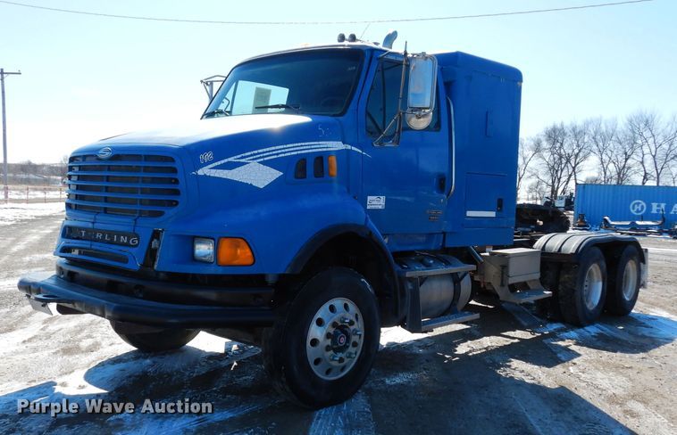 2007 Sterling LT9500 semi truck - DG6295