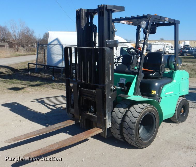 2013 Mitsubishi FG30N forklift - GF9114