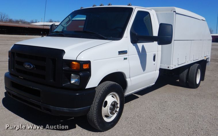 2011 Ford E450 utility van with sprayer - GF9117
