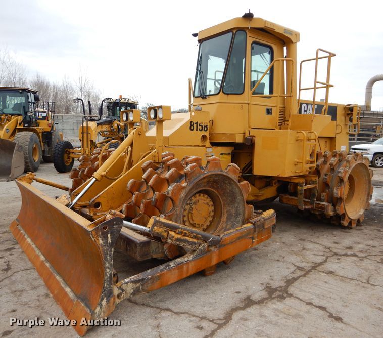 1991 Caterpillar 815B soil compactor - DH4411