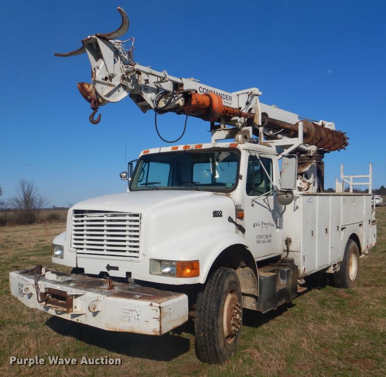 2002 International 4800 digger derrick truck - DI2459