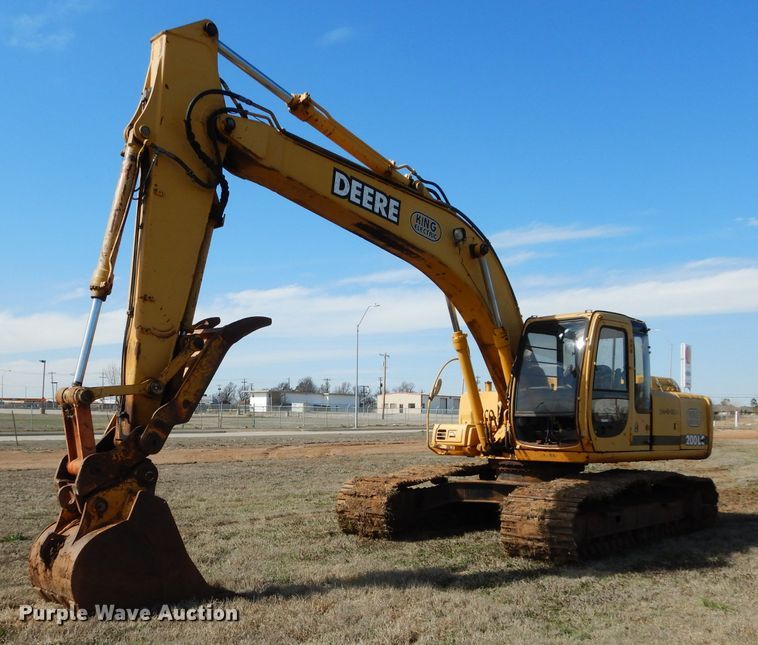 2000 John Deere 200LC excavator - GT9721