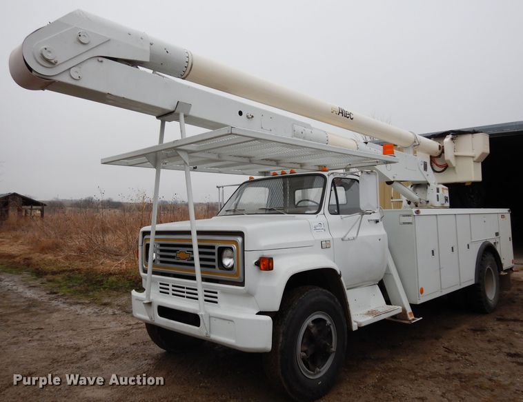 1989 Chevrolet C70 bucket truck - DG6285