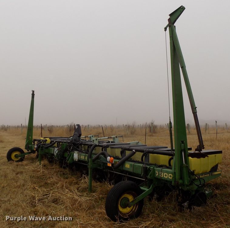 John Deere 7300 planter - DG2557