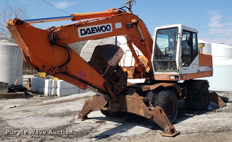 1999 Daewoo Solar 170W-III rubber tired excavator - GO9294