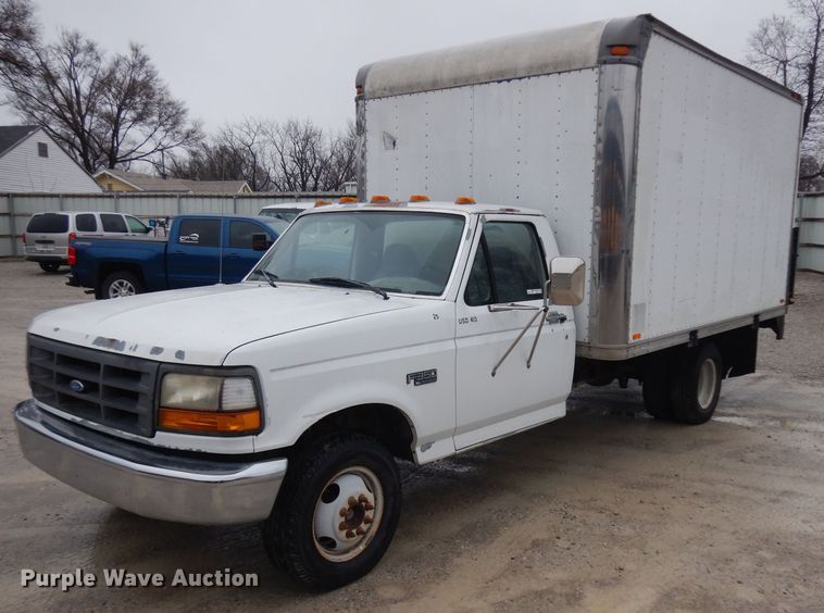 1997 Ford F350 box truck - GX9979