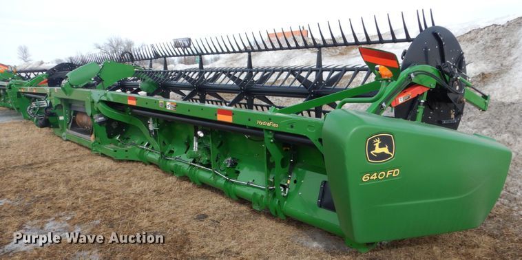 2018 John Deere 640FD draper head - FU9247
