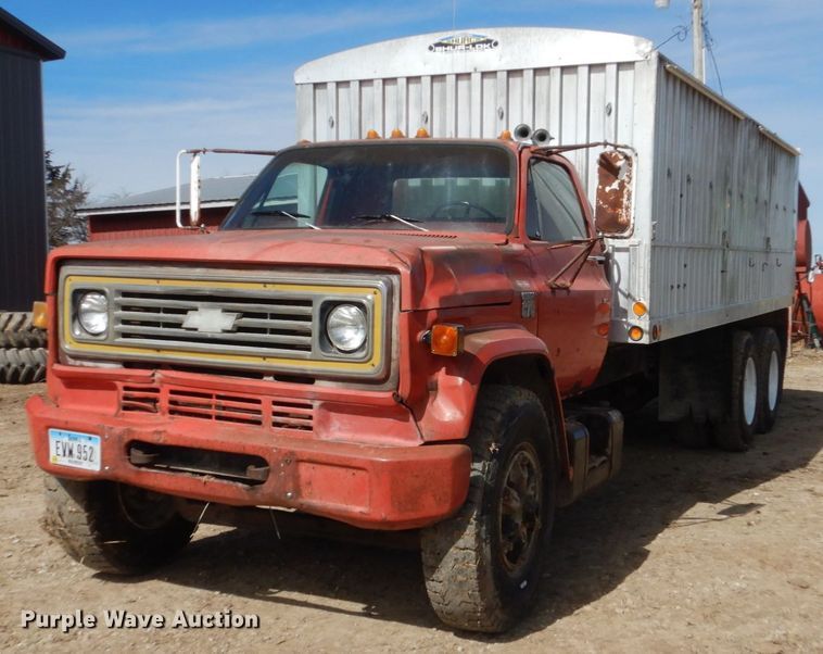 1979 Chevrolet C70 grain truck - GW9696