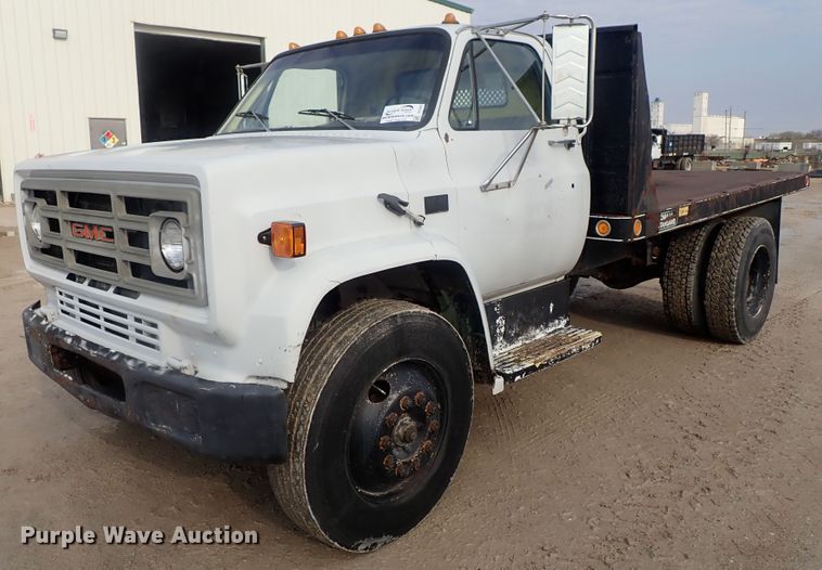 1988 GMC C6000 flatbed truck - DC3263