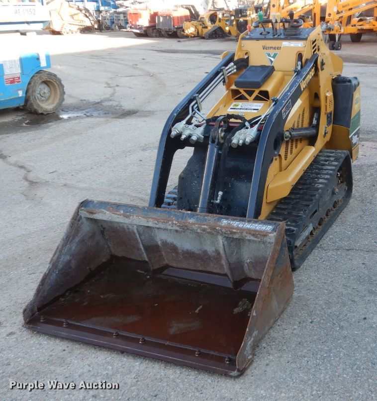 2017 Vermeer S800TX  compact utility loader - FX9042