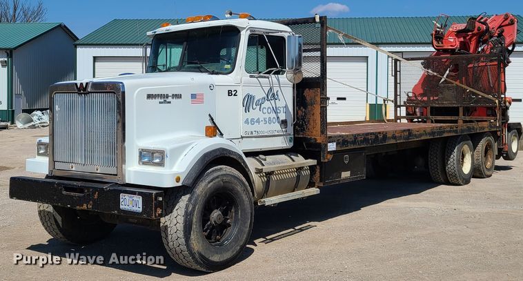 1992 Western Star 4864F crane truck - DG7715