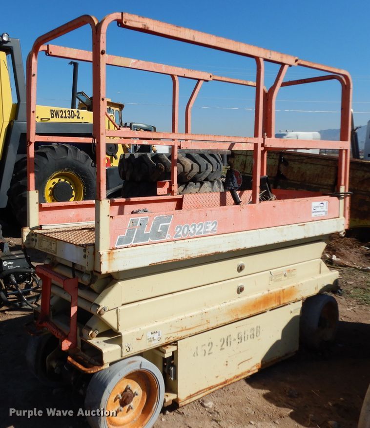 JLG 2032  scissor lift - DH2388