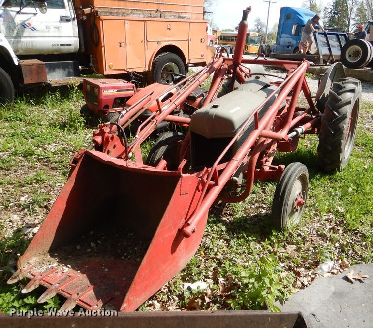 Ford 2N tractor - GO9589