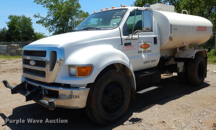 2008 Ford F650 Super Duty water truck - HA9073