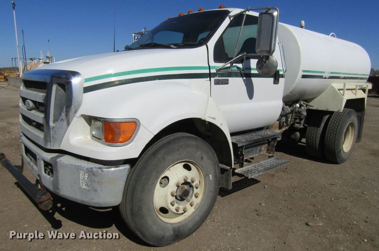 2006 Ford F750 Super Duty water truck - FD9423