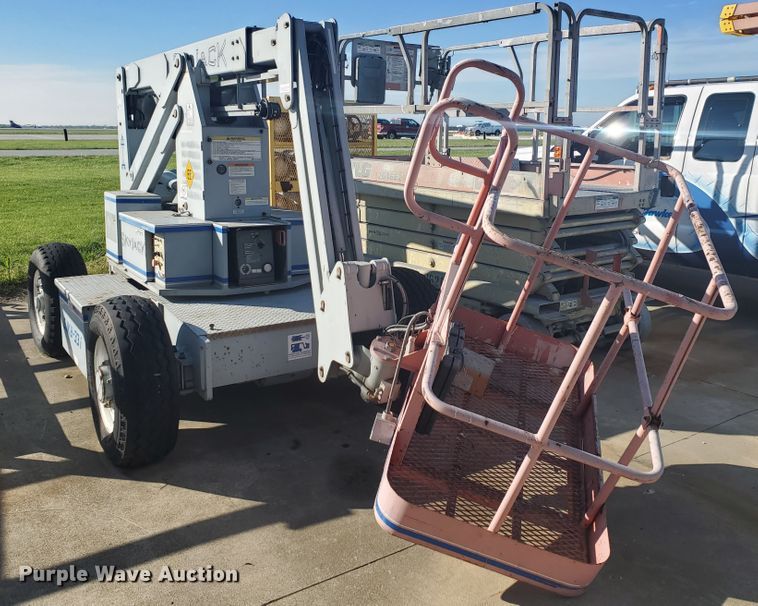 1998 Sky Jack SJKB-331  boom lift - GU9973