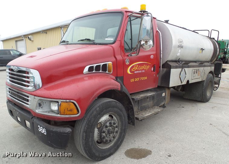 2001 Sterling Acterra oil distributor truck - GX9053
