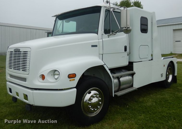 1996 Freightliner FL112  flatbed truck - GY9211