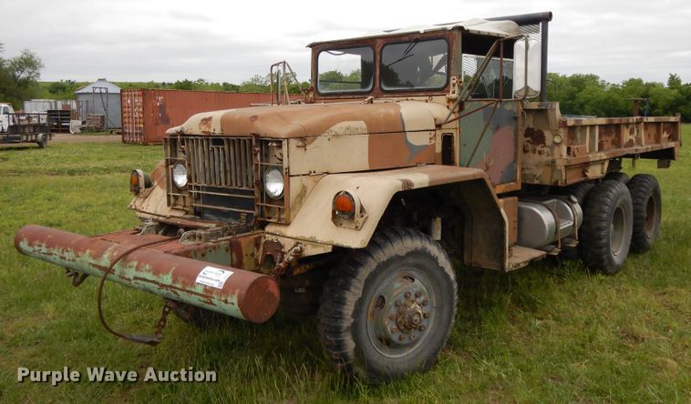 1967 Kaiser M44  flat dump bed truck - DE5732