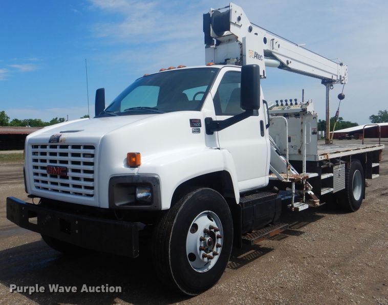 2009 GMC C7500  crane truck - GF9219