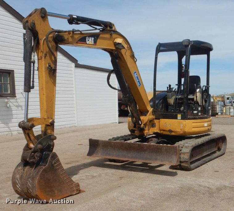 2005 Caterpillar 304 CR  mini excavator - GW9932