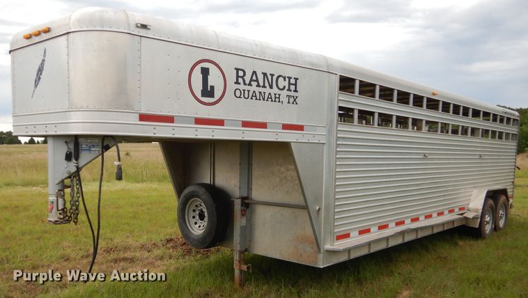 2005 Featherlite 8127 livestock trailer - HS9653