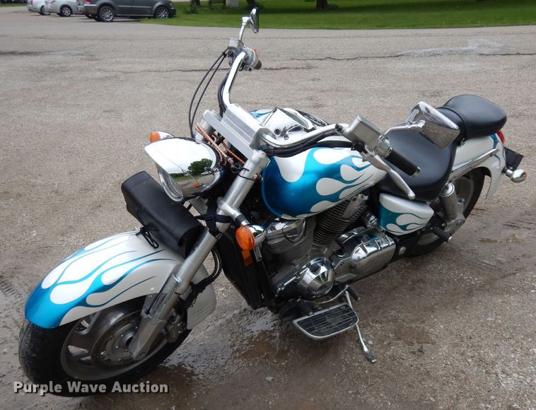 2002 Honda VTX1800R motorcycle - FP9753