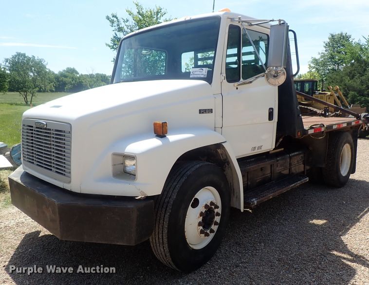1999 Freightliner FL80  flatbed truck - DG2178